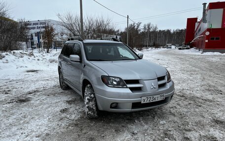 Mitsubishi Outlander III рестайлинг 3, 2003 год, 800 000 рублей, 5 фотография