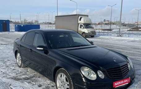 Mercedes-Benz E-Класс, 2003 год, 930 000 рублей, 3 фотография