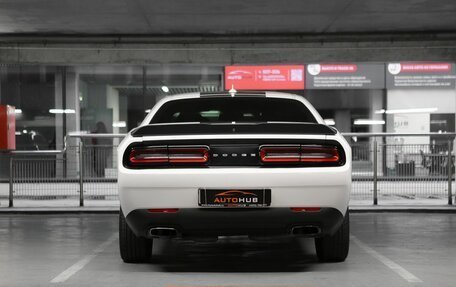 Dodge Challenger III рестайлинг 2, 2016 год, 3 500 000 рублей, 5 фотография