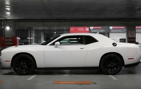 Dodge Challenger III рестайлинг 2, 2016 год, 3 500 000 рублей, 3 фотография