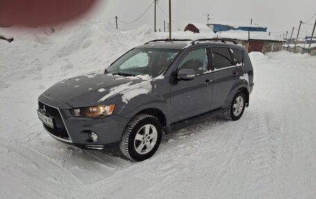 Mitsubishi Outlander III рестайлинг 3, 2011 год, 1 400 000 рублей, 2 фотография