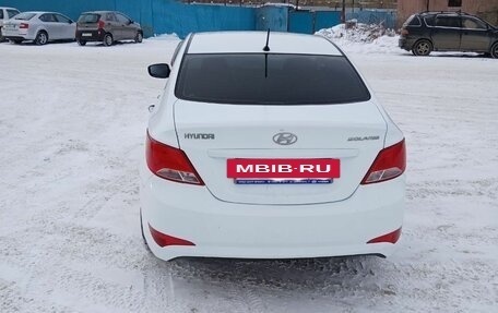 Hyundai Solaris II рестайлинг, 2014 год, 900 000 рублей, 11 фотография