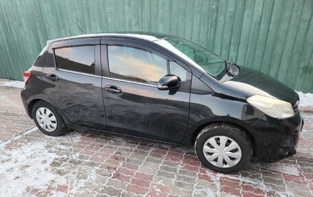 Toyota Vitz, 2011 год, 830 000 рублей, 4 фотография