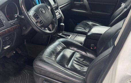 Toyota Land Cruiser 200, 2011 год, 2 300 000 рублей, 9 фотография