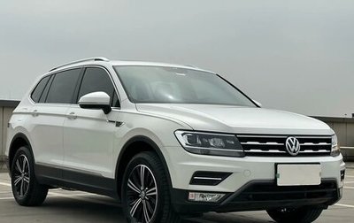 Volkswagen Tiguan II, 2020 год, 2 700 000 рублей, 1 фотография