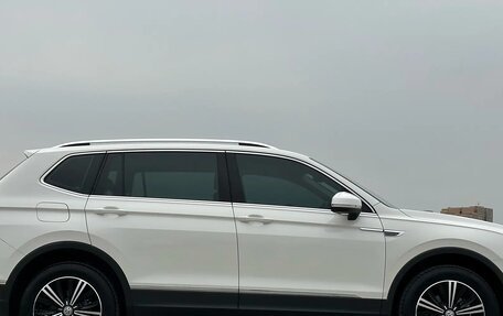 Volkswagen Tiguan II, 2020 год, 2 700 000 рублей, 7 фотография