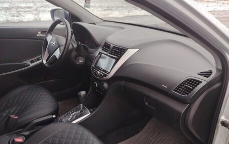 Hyundai Solaris II рестайлинг, 2012 год, 880 000 рублей, 13 фотография