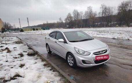 Hyundai Solaris II рестайлинг, 2012 год, 880 000 рублей, 10 фотография