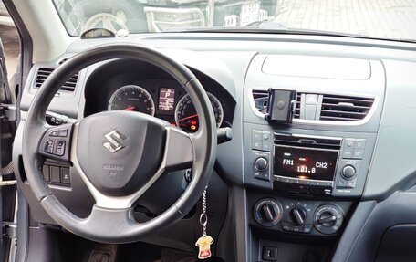 Suzuki Swift IV, 2011 год, 875 000 рублей, 4 фотография