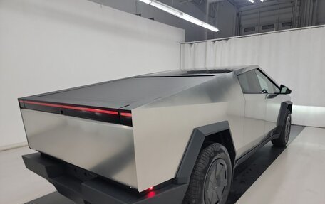 Tesla Cybertruck, 2025 год, 17 900 000 рублей, 4 фотография