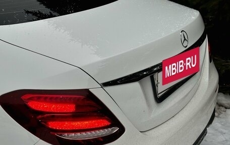 Mercedes-Benz E-Класс, 2018 год, 3 500 000 рублей, 6 фотография