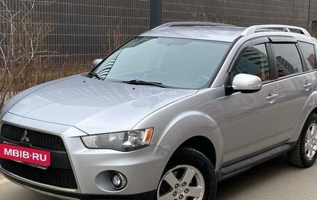 Mitsubishi Outlander III рестайлинг 3, 2009 год, 1 249 000 рублей, 2 фотография