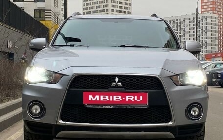 Mitsubishi Outlander III рестайлинг 3, 2009 год, 1 249 000 рублей, 15 фотография