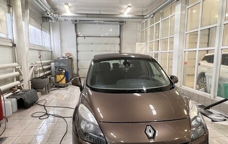 Renault Scenic III, 2010 год, 800 000 рублей, 1 фотография