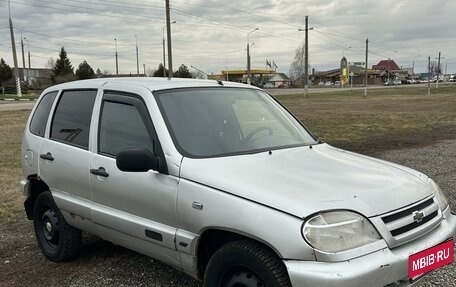 Chevrolet Niva I рестайлинг, 2004 год, 290 000 рублей, 1 фотография