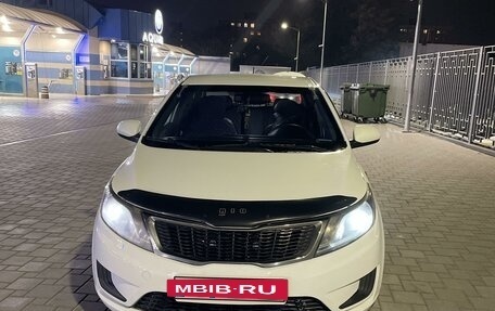 KIA Rio III рестайлинг, 2014 год, 950 000 рублей, 2 фотография