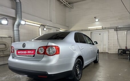 Volkswagen Jetta VI, 2008 год, 700 000 рублей, 4 фотография