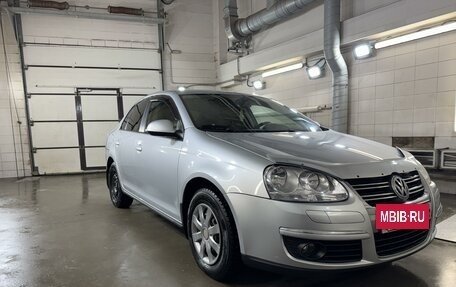 Volkswagen Jetta VI, 2008 год, 700 000 рублей, 2 фотография