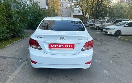 Hyundai Solaris II рестайлинг, 2013 год, 880 000 рублей, 3 фотография