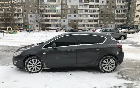 Opel Astra J, 2011 год, 790 000 рублей, 2 фотография