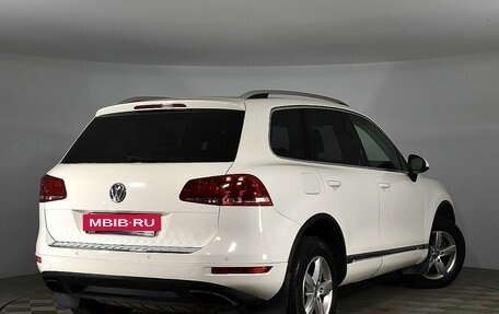 Volkswagen Touareg III, 2011 год, 1 627 000 рублей, 2 фотография