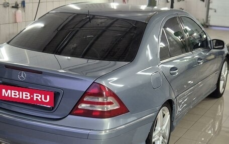 Mercedes-Benz C-Класс, 2005 год, 950 000 рублей, 2 фотография