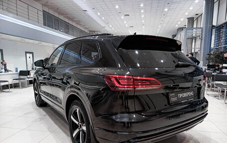 Volkswagen Touareg III, 2019 год, 4 800 000 рублей, 7 фотография