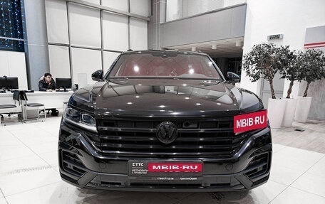 Volkswagen Touareg III, 2019 год, 4 800 000 рублей, 2 фотография