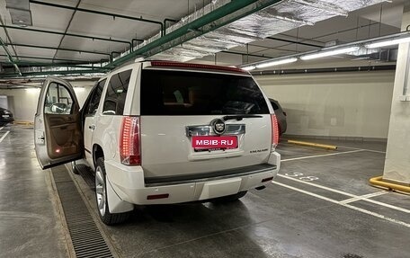 Cadillac Escalade III, 2012 год, 2 600 000 рублей, 8 фотография