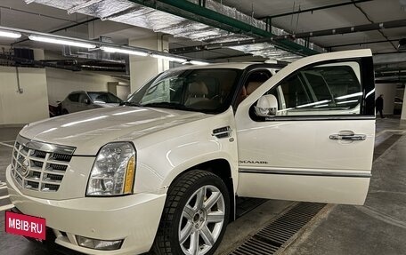 Cadillac Escalade III, 2012 год, 2 600 000 рублей, 2 фотография