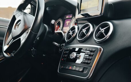 Mercedes-Benz A-Класс, 2013 год, 1 570 000 рублей, 2 фотография