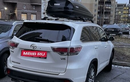 Toyota Highlander III, 2015 год, 3 000 000 рублей, 2 фотография