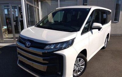 Toyota Noah, 2022 год, 2 245 000 рублей, 1 фотография