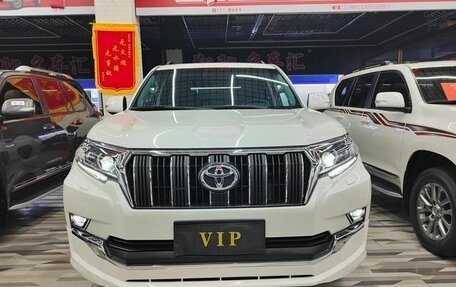 Toyota Land Cruiser Prado 150 рестайлинг 2, 2018 год, 7 890 000 рублей, 2 фотография