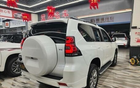 Toyota Land Cruiser Prado 150 рестайлинг 2, 2018 год, 7 890 000 рублей, 3 фотография