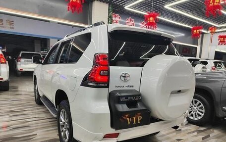 Toyota Land Cruiser Prado 150 рестайлинг 2, 2018 год, 7 890 000 рублей, 6 фотография