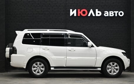 Mitsubishi Pajero IV, 2011 год, 2 080 000 рублей, 16 фотография