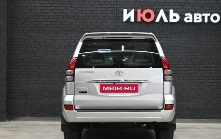 Toyota Land Cruiser Prado 120 рестайлинг, 2006 год, 2 390 000 рублей, 4 фотография