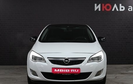 Opel Astra J, 2011 год, 820 000 рублей, 2 фотография