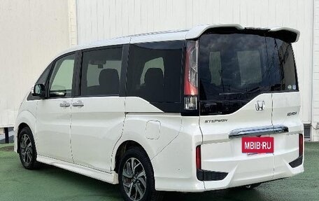 Honda Stepwgn IV, 2016 год, 1 643 000 рублей, 3 фотография