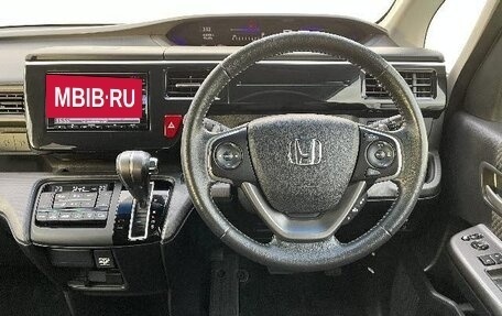 Honda Stepwgn IV, 2016 год, 1 643 000 рублей, 14 фотография