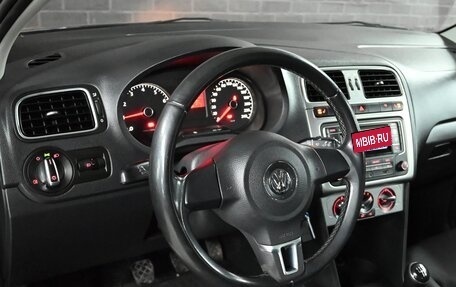 Volkswagen Polo VI (EU Market), 2013 год, 940 000 рублей, 10 фотография