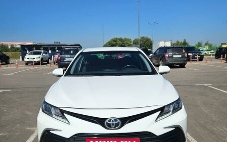 Toyota Camry, 2021 год, 2 940 000 рублей, 3 фотография