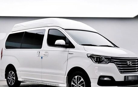 Hyundai Grand Starex Grand Starex I рестайлинг 2, 2020 год, 2 700 000 рублей, 1 фотография