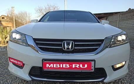 Honda Accord IX рестайлинг, 2013 год, 1 400 000 рублей, 15 фотография