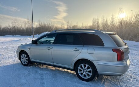 Toyota Avensis III рестайлинг, 2004 год, 720 000 рублей, 5 фотография