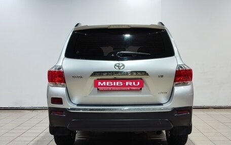 Toyota Highlander III, 2011 год, 2 000 000 рублей, 6 фотография