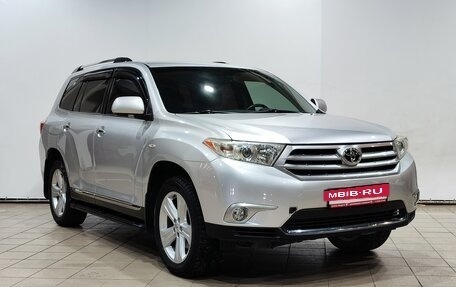 Toyota Highlander III, 2011 год, 2 000 000 рублей, 3 фотография