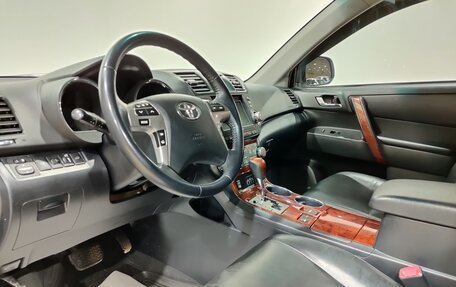 Toyota Highlander III, 2011 год, 2 000 000 рублей, 17 фотография