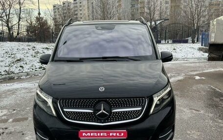 Mercedes-Benz V-Класс, 2017 год, 4 800 000 рублей, 1 фотография